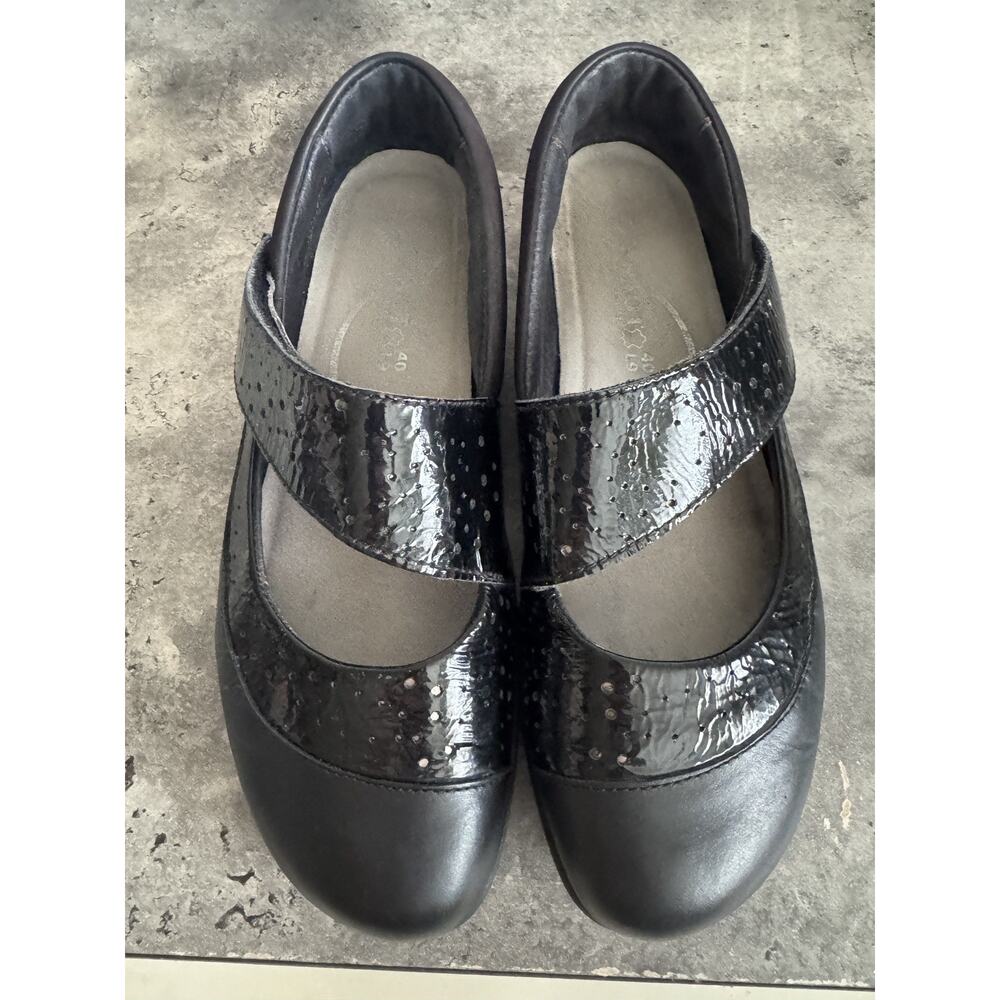 Naot Women's Aroha Perforated Leather Mary Jane Flats Black Size 40 Comfort